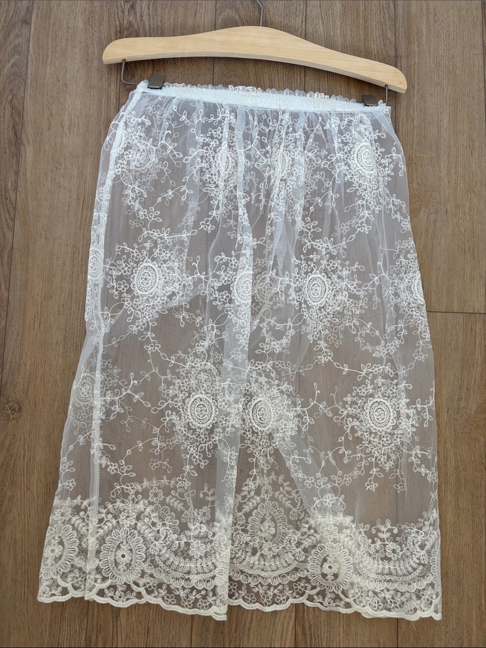 Women’s Elastic Band Lace Overlay Midi Skirt - Cream